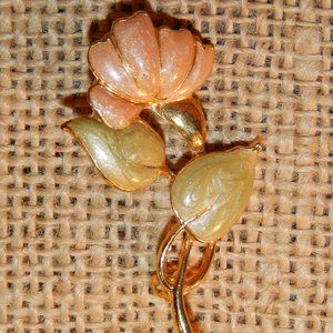 <3  MCJ Enameled Flower Brooch  <3
